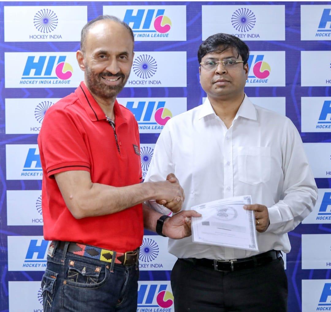Dilip Tirkey signs for HIL